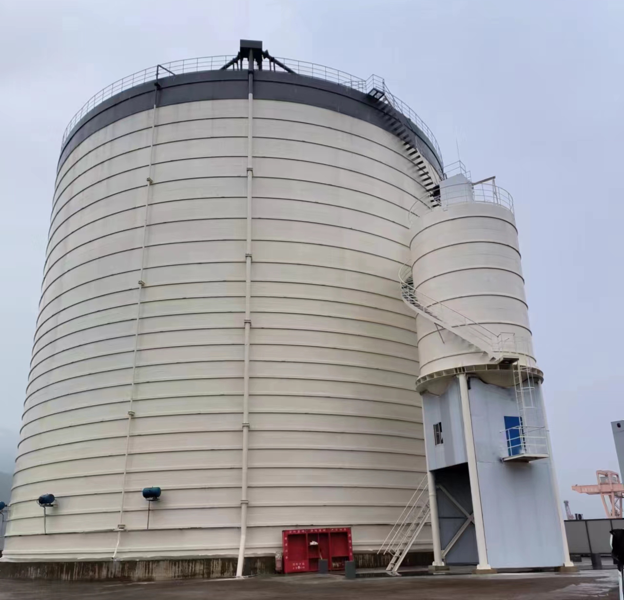 让胡路10万吨水泥钢板库